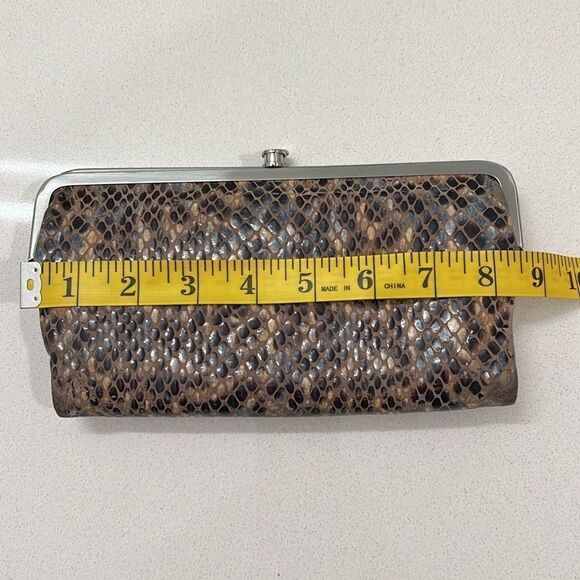 Hobo Lauren Clutch Wallet Snake Skin Print - Picture 14 of 16